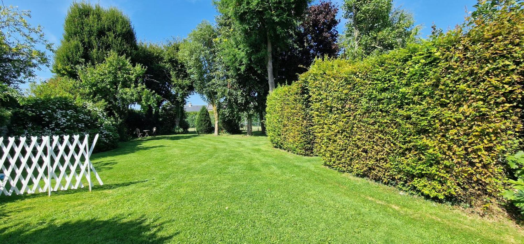 Charmant Logement Dans Un Ecrin De Verdure Le Manoir  Exterior photo